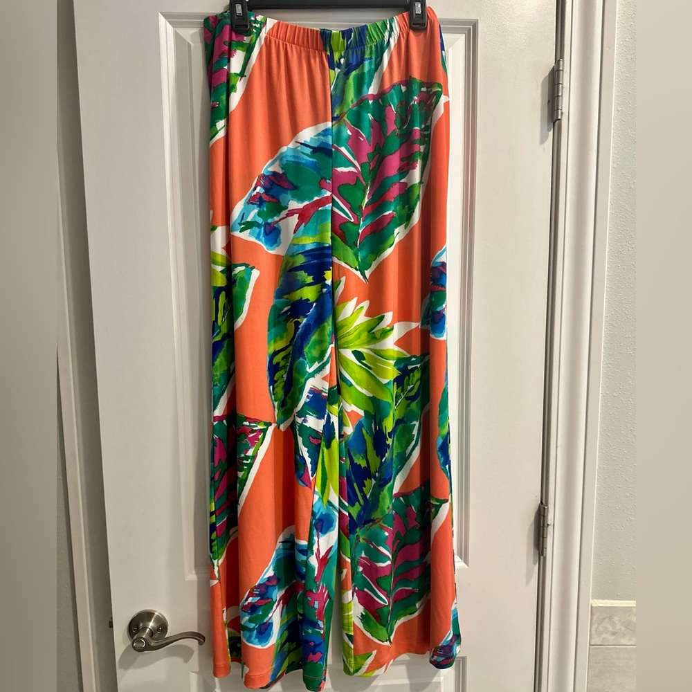 Chico's Wide leg Palazzo pant with tropical print Size 2 (10-12) large